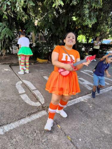 dia-divertido-loco-2024-13