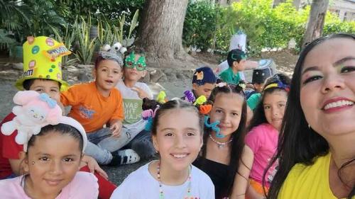 dia-divertido-loco-2024-4